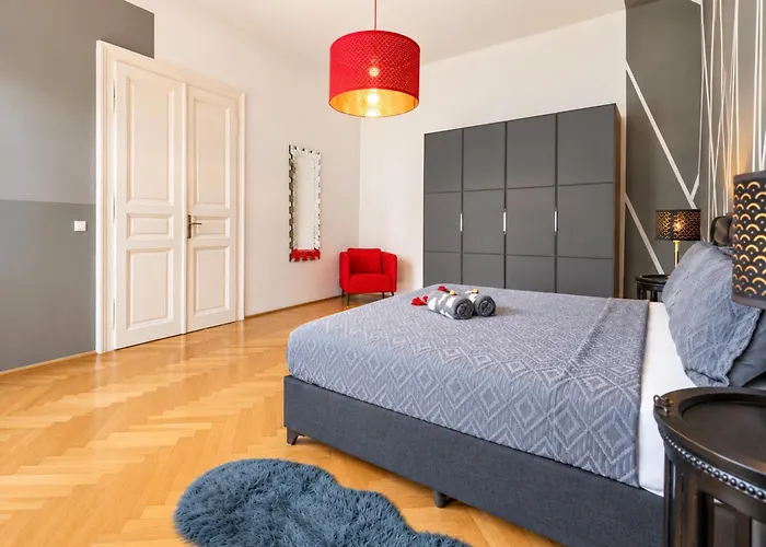 Spacious 2br For 6 Near Votivkirche & Metro U2